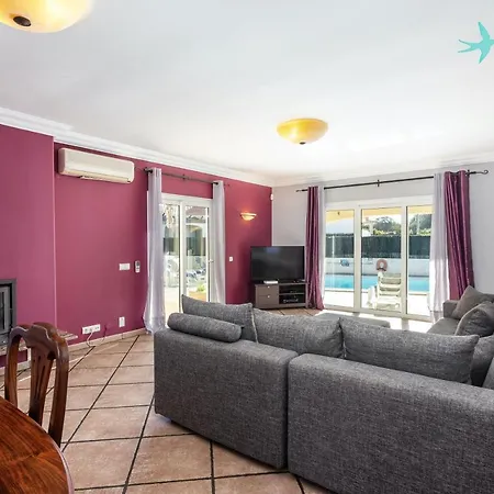فيلة V4 Canelas 4 Quartos Com Piscina Privada