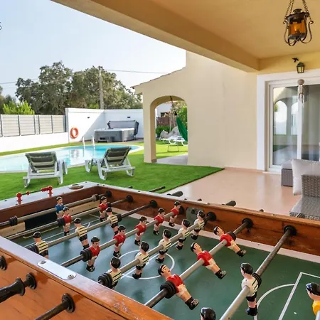 فيلة V4 Canelas 4 Quartos Com Piscina Privada *
