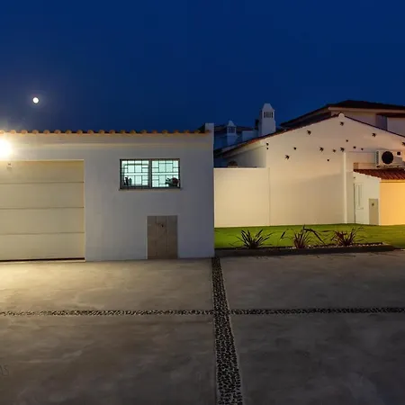 فيلة V4 Canelas 4 Quartos Com Piscina Privada